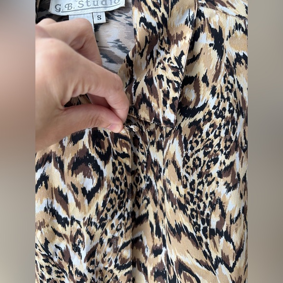 Vintage 100% Silk Leopard Print Blouse Animal Print Button Down Top S - Picture 4 of 11